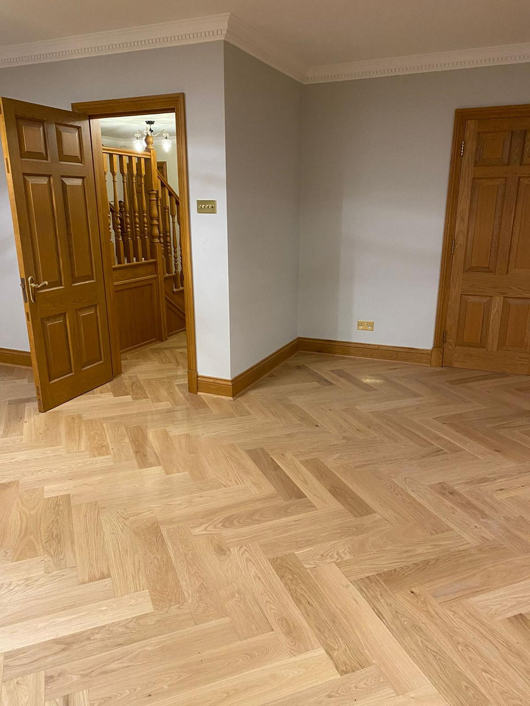 Stunning Entrance & Lounge with Putney Oak Herringbone