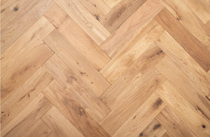 Dryhurst Solid Oak Herringbone 18x70x350mm sample